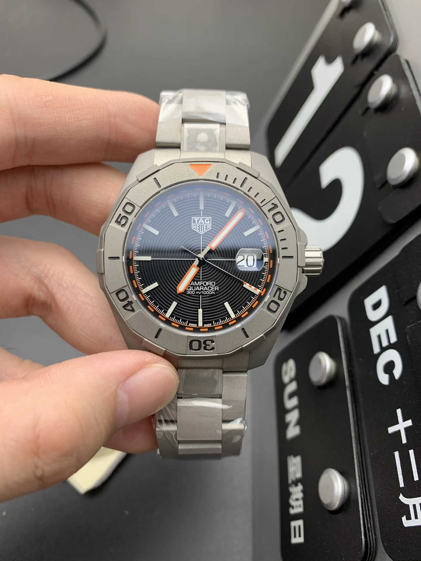 TAG HEUER Aquaracer WAY208F.BF0638 Replica Swiss Super Clone Men's Luxury Dive Watch, 43mm Stainless Steel, Black Dial, 100M Waterproof