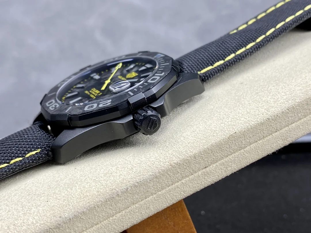 Best Swiss TAG Heuer Aquaracer WBD218B.FC6446 Replica Watch | 41mm Black Titanium Carbon Fiber | 1 Year Warranty