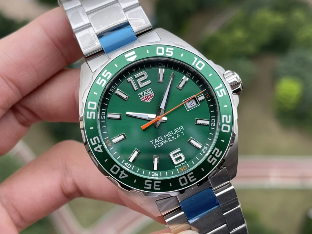Best Swiss TAG Heuer Formula 1 WAZ1017.BA0842 Replica Watch - 43mm Green Dial & Stainless Steel, 100m Waterproof