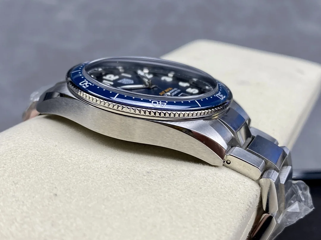 Tag Heuer Autavia WBE5112.EB0173 Replica Swiss Super Clone: Best Replica with 100M Water Resistance & Vintage Design