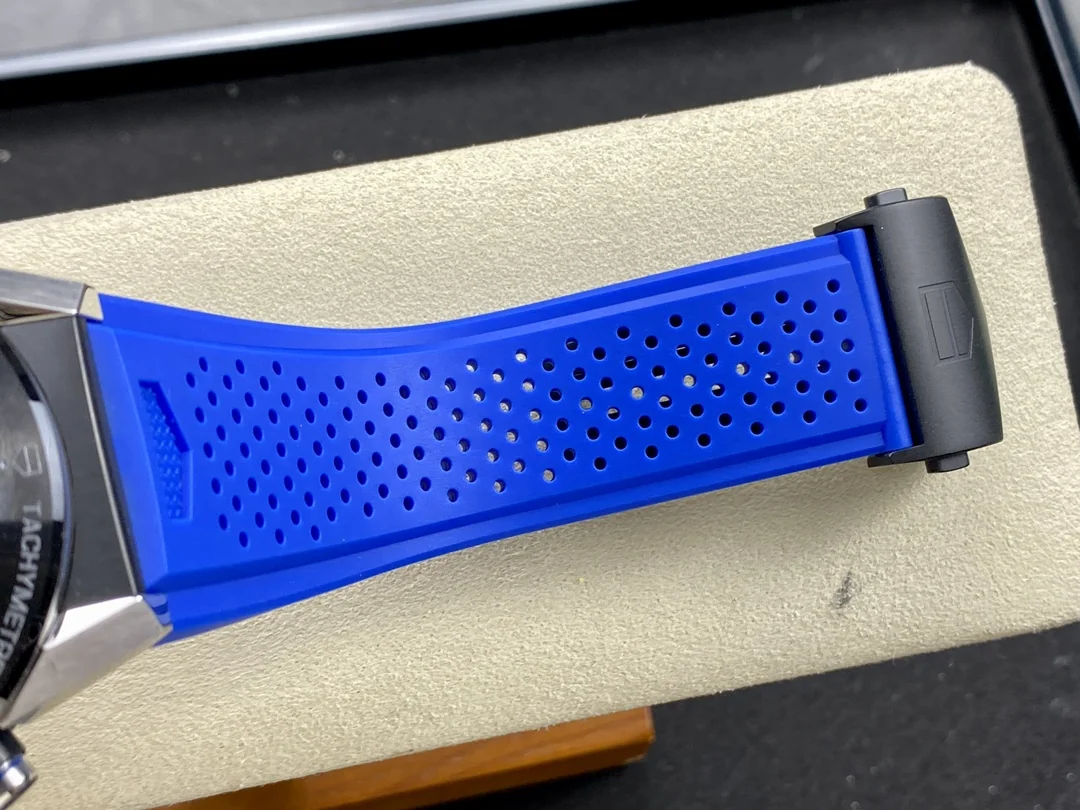 Swiss Replica TAG Heuer Carrera CAR2C12.FC6327 - 43mm Blue Rubber Men's Watch with Sapphire Crystal