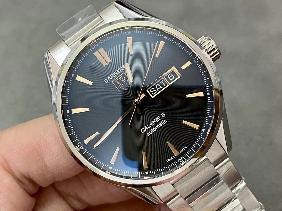 TAG Heuer Carrera WAR211A.BA0782 Replica Men’s Watch 41mm Black Dial Swiss Quartz Movement Super Clone with 100m Water Resistance and 1-Year Warranty