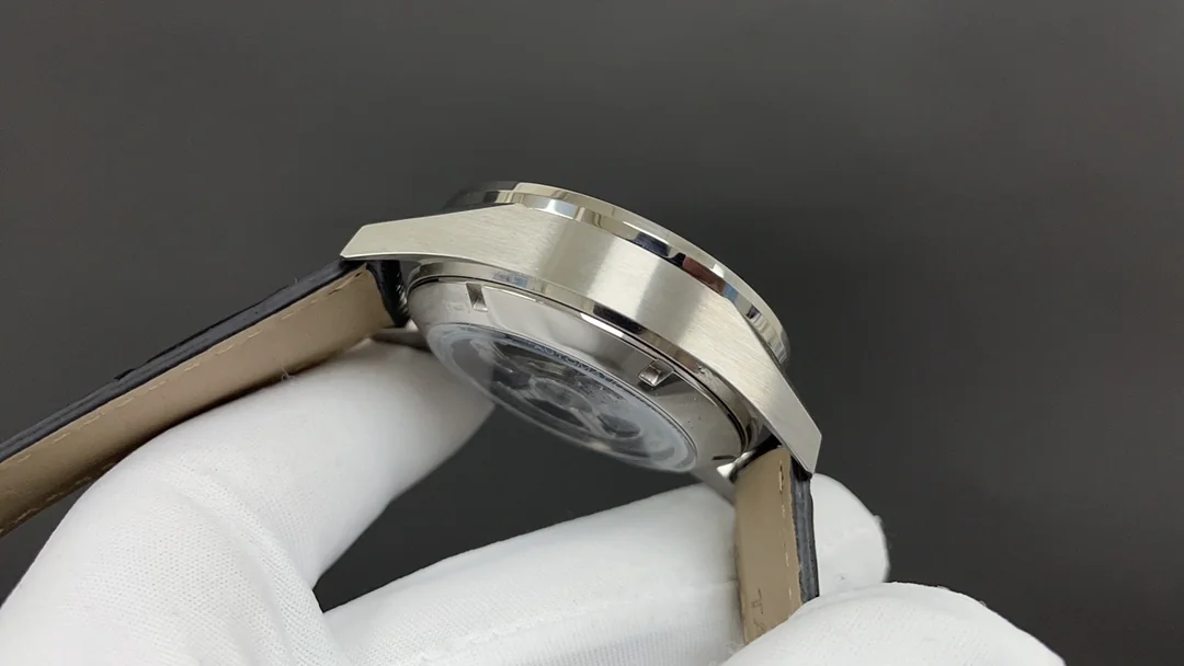 ​Exclusive Best Swiss Replica TAG HEUER CARRERA CV2A1R.FC6235 Men's Watch for Timeless Style​