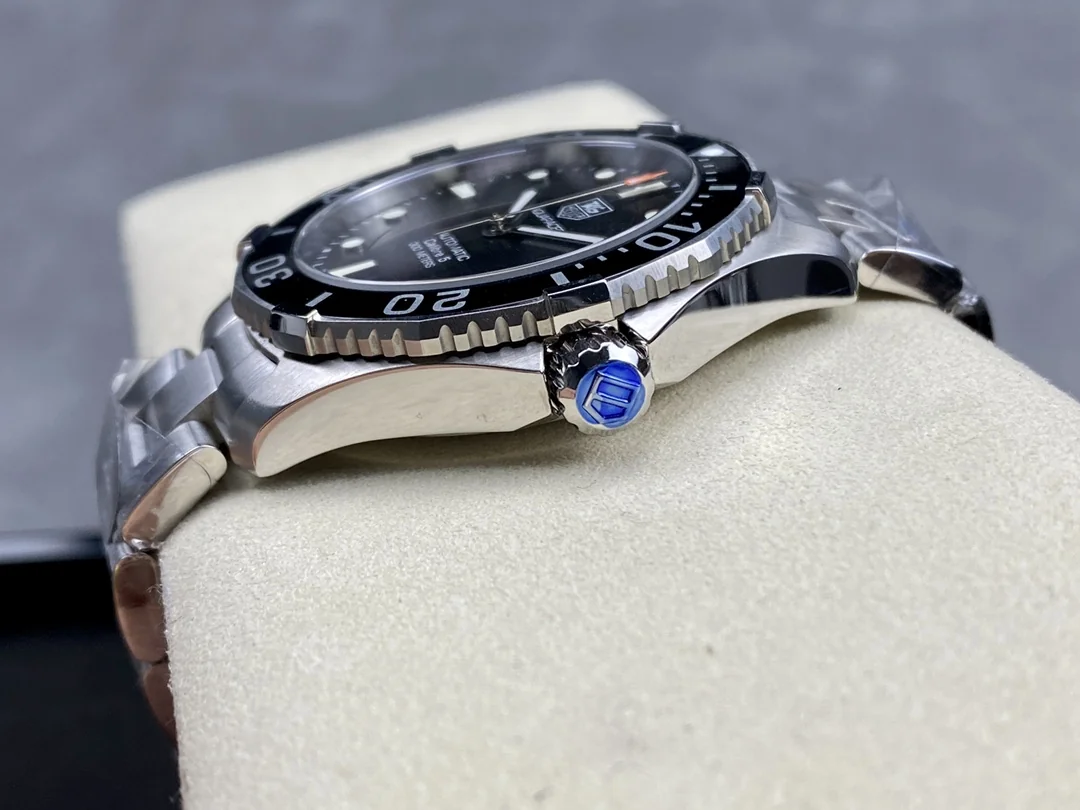 TAG HEUER Aquaracer WAN2110.BA0822 Replica - Best Swiss Super Clone with 100m Water Resistance & 1-Year Warranty